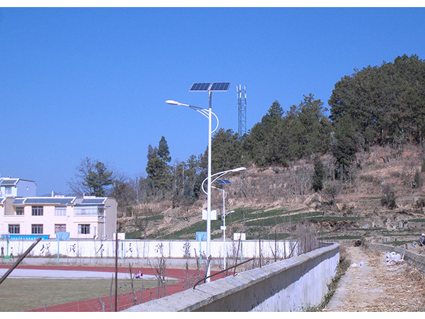 學(xué)校LED太陽能路燈